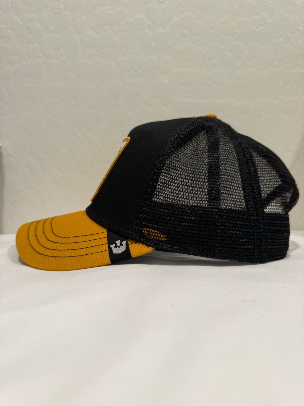 GOORIN BROS Funky Monkey Trucker Hat Black Gold Chimpanzee Animal Farm Cap EUC - Picture 7 of 10